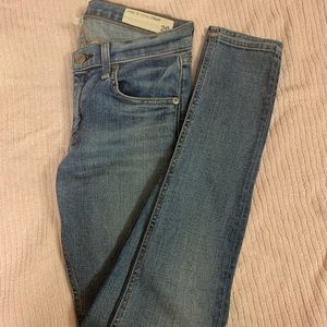 Rag and bone light wash skinny jeans!